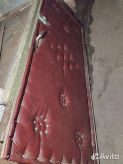 Дверь входная деревянная