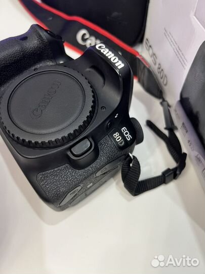 Зеркальный фотоаппарат canon 80D