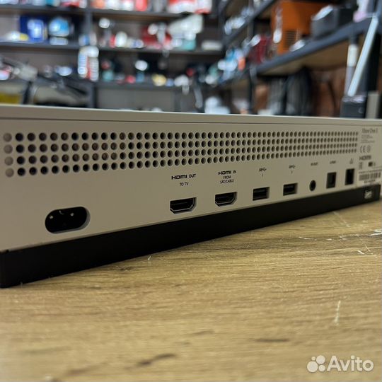 Игровая приставка Microsoft xbox one s 1000Гб HDD