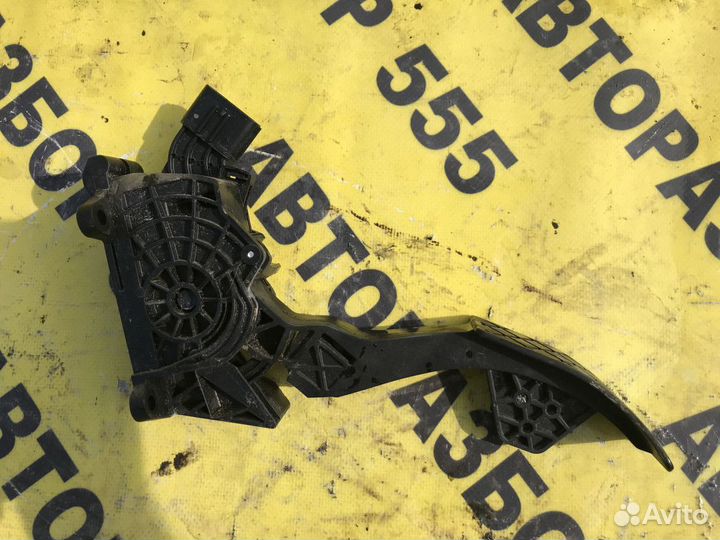 Электронная педаль Skoda Rapid