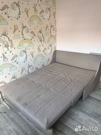 Диван-кровать б/у