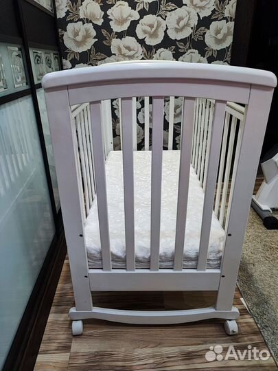Кроватка для новорожденных