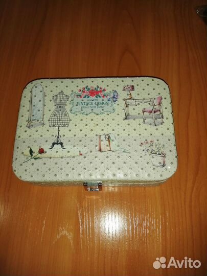Шкатулка для украшений