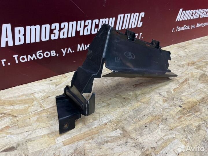 Дефлектор радиатора передний левый LADA X-Ray