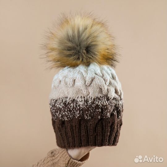 Продаются вязаные шапки для детей и взрослых