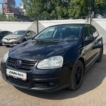 Volkswagen Jetta 1.6 AMT, 2010, 214 500 км, с пробегом, цена 645 000 руб.