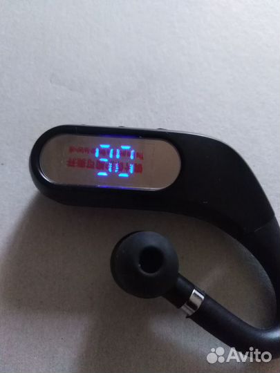 Bluetooth наушник с процентами