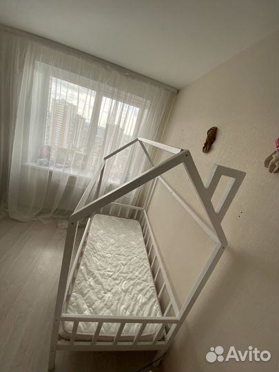 Детская кровать домик