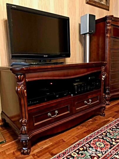 Тумба под телевизор