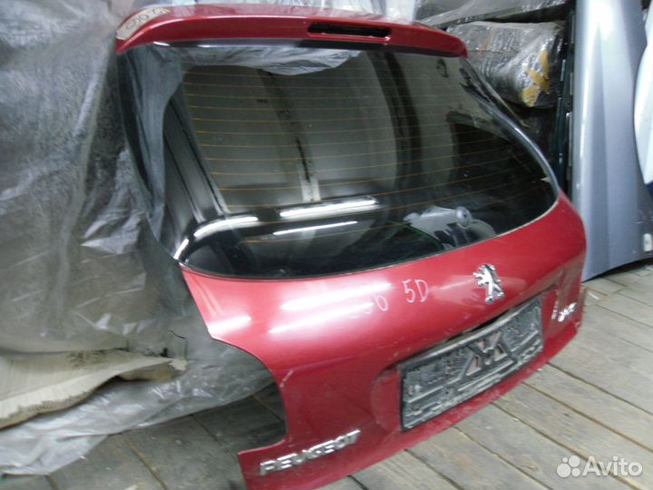 Крышка багажника Peugeot 206