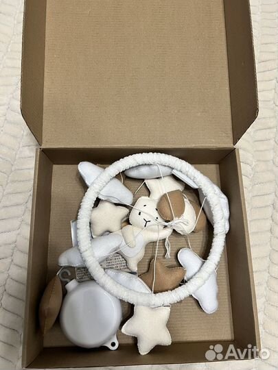 Мобиль из фетра с подсветкой музыкальным блоком