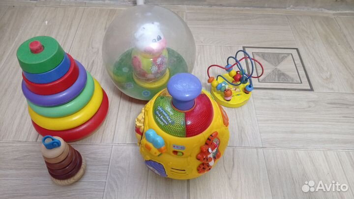 Развивающие игрушки для малышей пакетом