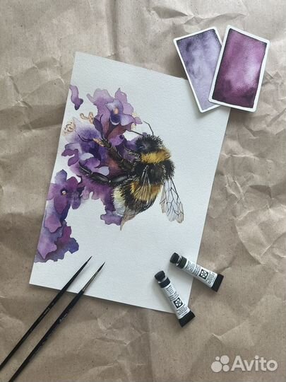 Акварельная картина «Лаванда и шмель«