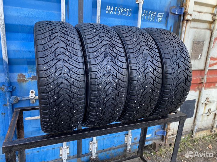 Nokian Tyres Hakkapeliitta 8 SUV 235/60 R18 107H