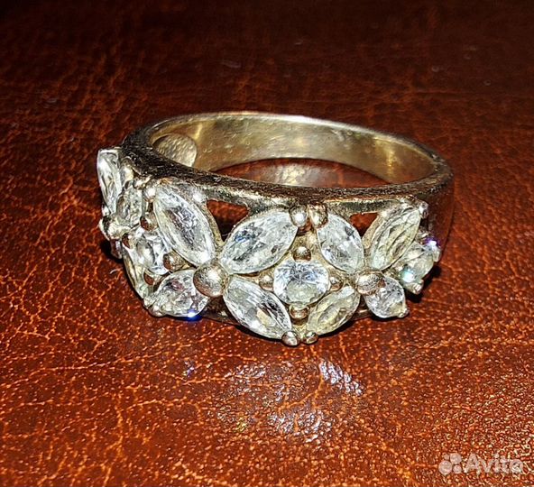 Серебряное кольцо с фианитами