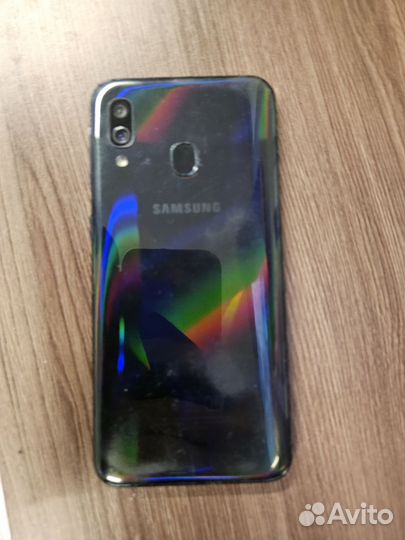 Samsung Galaxy A40, 4/64 ГБ