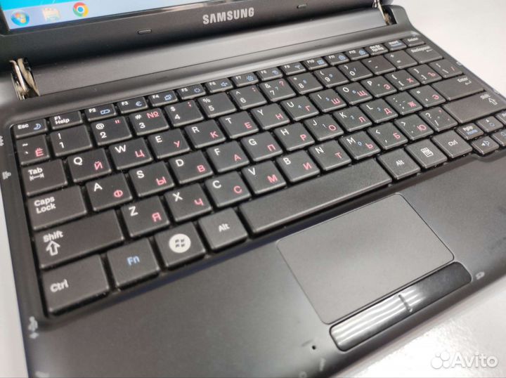 Компактный нетбук Samsung 10.1