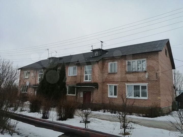 Доля в 3-к. квартире, 53 м², 2/2 эт.