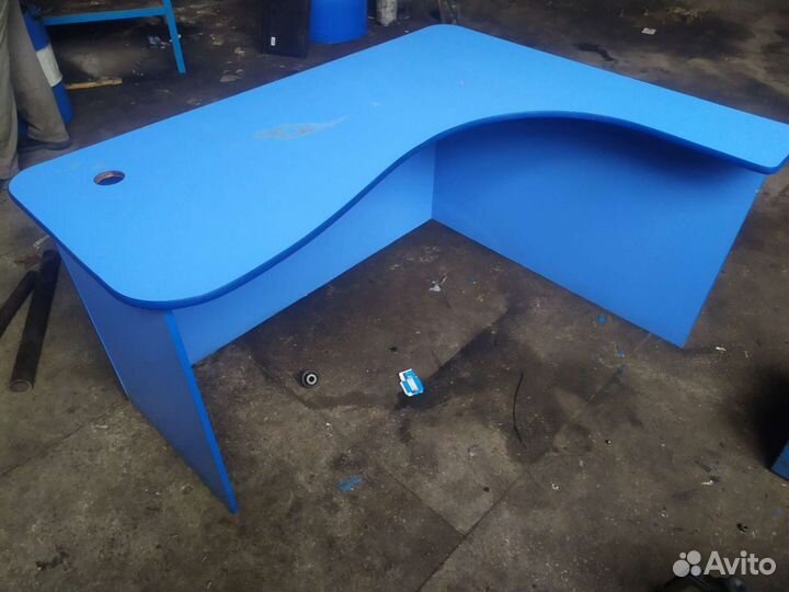 Стол компьютерный