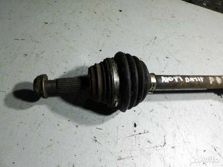 Привод левый Volkswagen Polo 3 1.0 ALL 1999