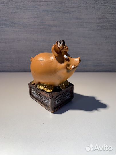 Статуэтка кабан