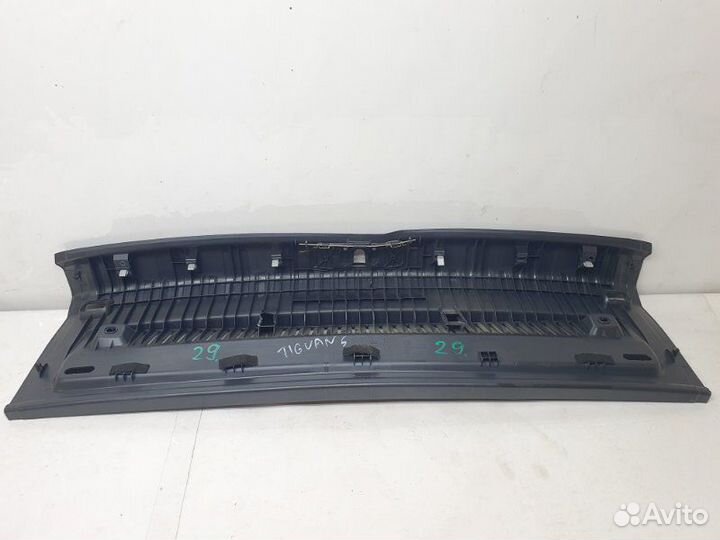 Обшивка багажника задняя Volkswagen Tiguan 2.0