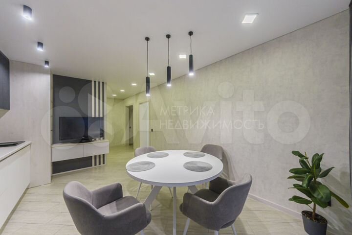 3-к. квартира, 93 м², 12/16 эт.