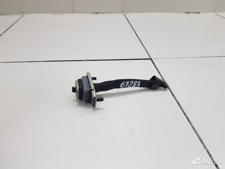 Ограничитель двери передней левой двери