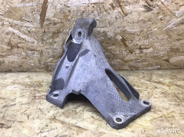 Кронштейн двигателя правый Bmw X5 E70 3.0 2012