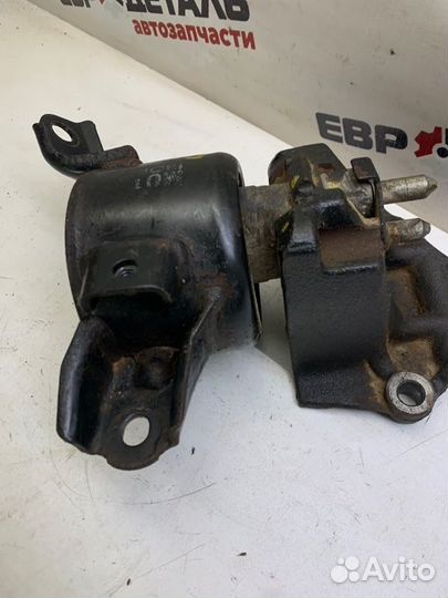 Подушка двигателя левая Hyundai Solaris седан 1.4