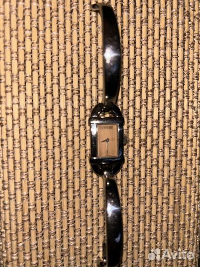 Gucci 6800L часы