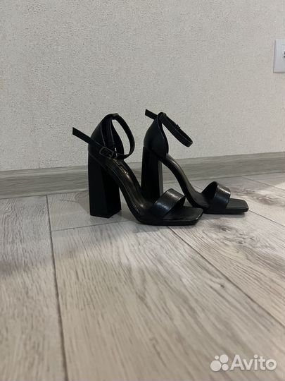 Босоножки летние