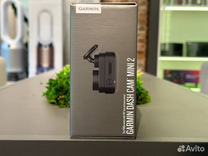 Видеорегистратор Garmin Dash Cam Mini 2