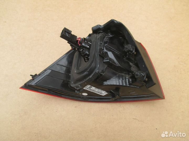 Фонарь правый VW Golf 7