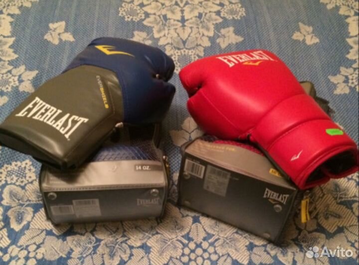 Боксерские перчатки Everlast
