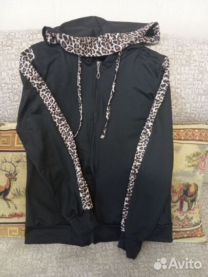 Спортивный костюм женский