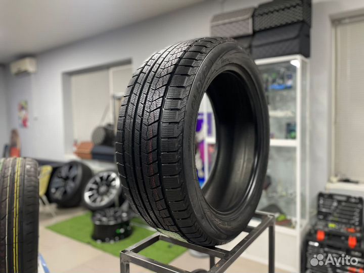 Grenlander Winter GL868 215/50 R17 95H