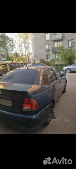 Volkswagen Polo 1.6 МТ, 1997, 334 000 км