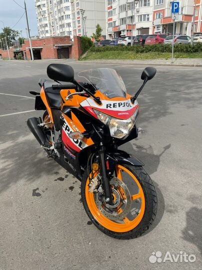 Продаю мотоцикл honda CBR 250RA Repsol