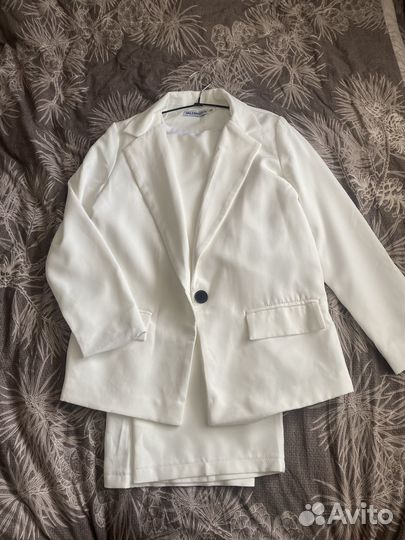 Женский брючный костюм