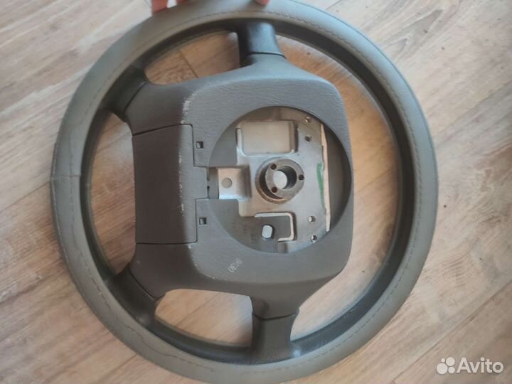 Руль на nissan laurel 35