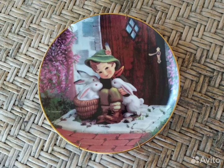 Тарелка Goebel Hummel