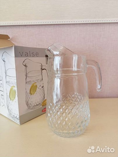 Кувшин, стекло