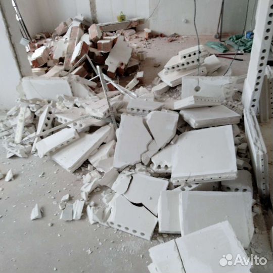 Демонтаж перегородок слом стен пола