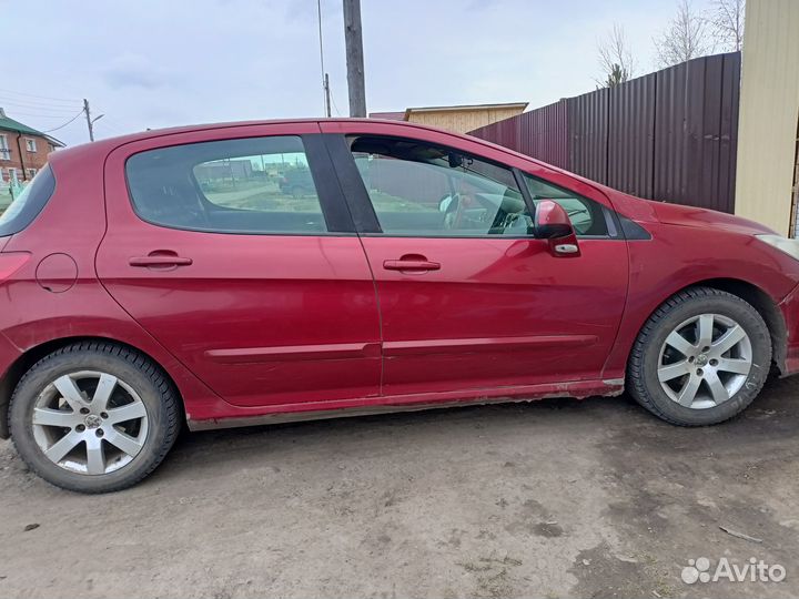 Peugeot 308 1.6 AT, 2011, 200 000 км