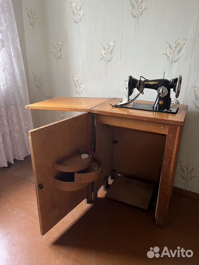 Машинка швейная