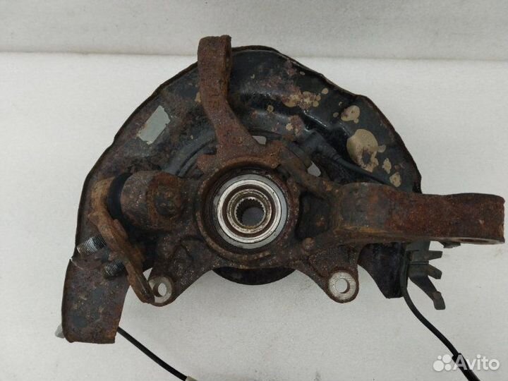 Кулак поворотный передний левый Toyota Camry XV30