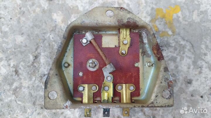 Реле-регулятор на рб1-10 на заз, Таврию