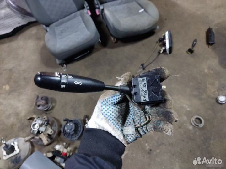 Переключатель поворотов Chevrolet Aveo T200