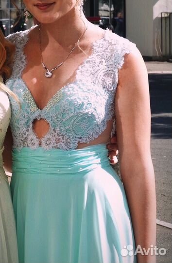 Вечернее мятное платье